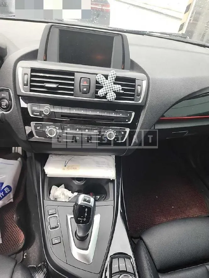 Photo 2 of 18: 2015 BMW 118d — Korean insurance auction