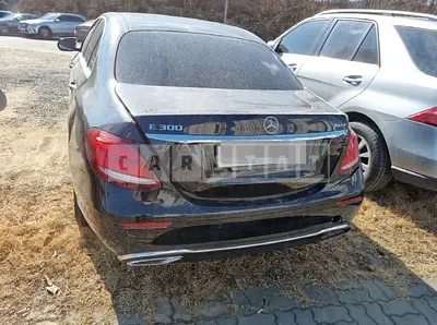Photo 1 of 30: 2020 Mercedes-Benz E300 4Matic, VIN W1KZF4KB8LA824778 — Korean insurance auction