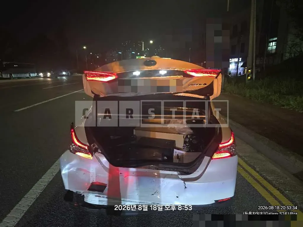 Photo 2 of 19: 2021 Toyota Camry Hybrid — Korean insurance auction