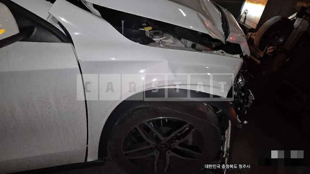 Photo 2 of 17: 2019 Mercedes-Benz GLA220 — Korean insurance auction