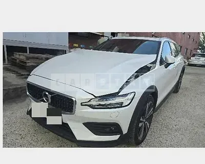 Photo 1 of 10: 2020 Volvo V60CCT5 AWD — Korean insurance auction