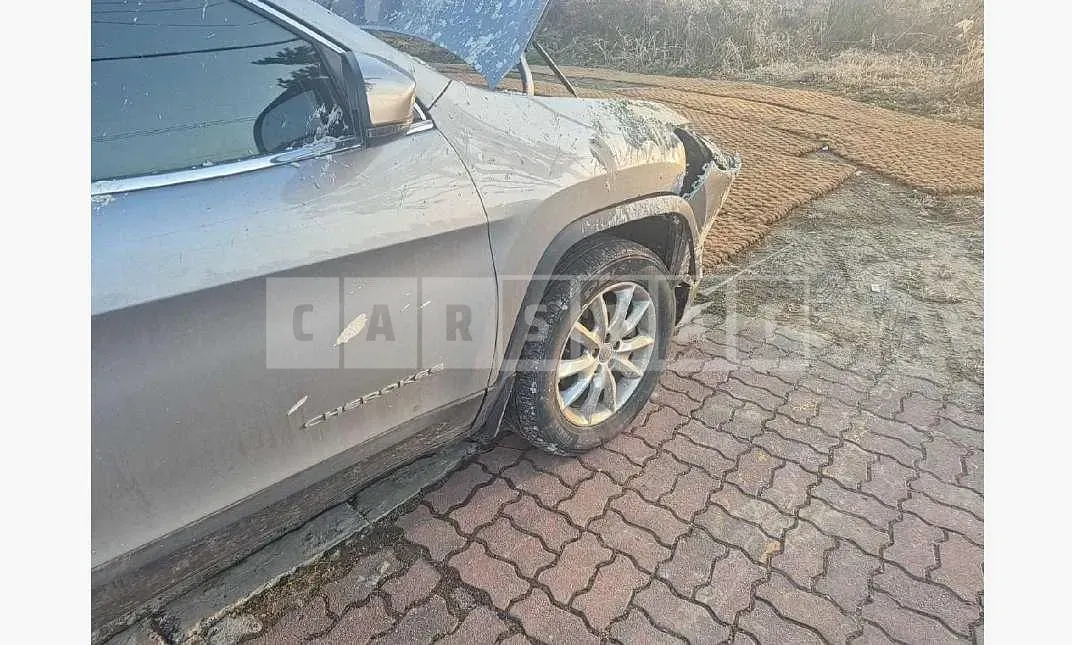 Photo 2 of 20: 2015 Jeep Straw Cherokee — Korean insurance auction