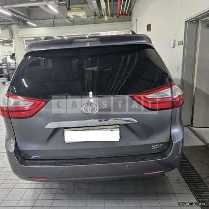 Photo 2 of 11: 2015 Toyota Sienna 4WD — Korean insurance auction