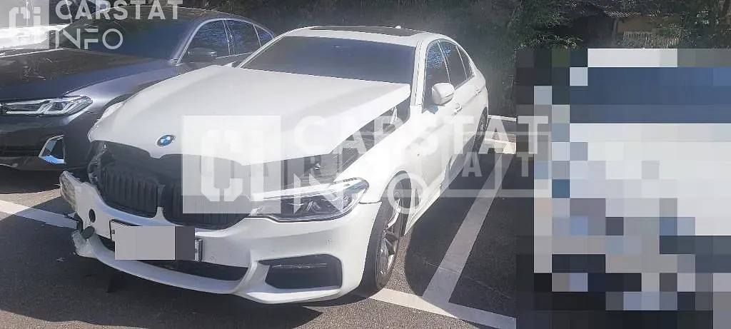 Photo 2 of 9: 2018 BMW 520d — Korean insurance auction