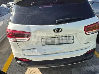 Photo 1 of 10: 2015 Kia Sorento 2.0 — Korean insurance auction