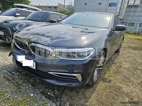 Photo 2 of 43: 2020 BMW 520d Luxury — Korean insurance auction