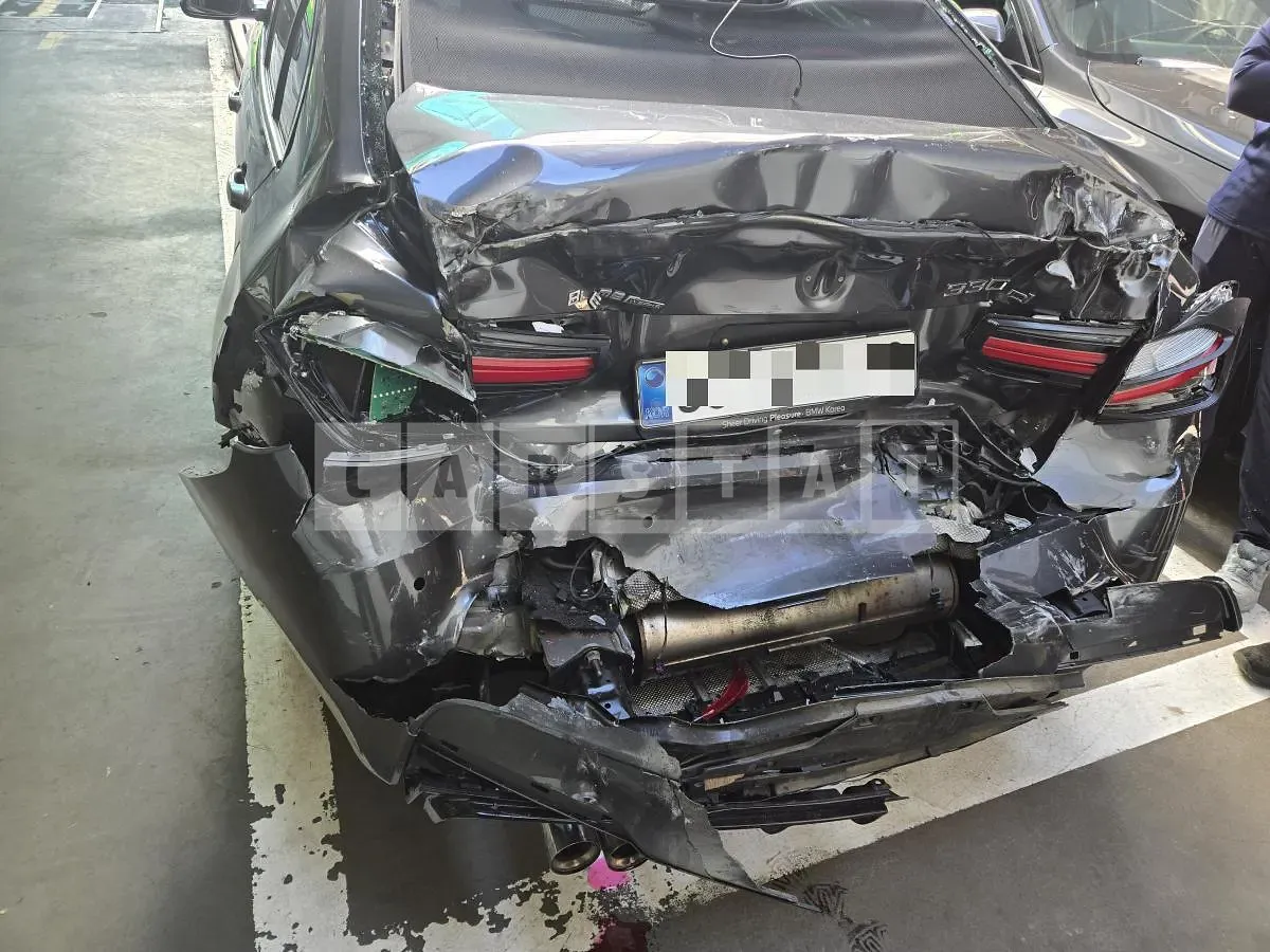 Photo 2 of 11: 2017 BMW 320d — Korean insurance auction