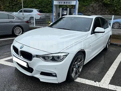 Photo 1 of 11: 2018 BMW 320i, VIN WBA8A9108JAH11878 — Korean insurance auction