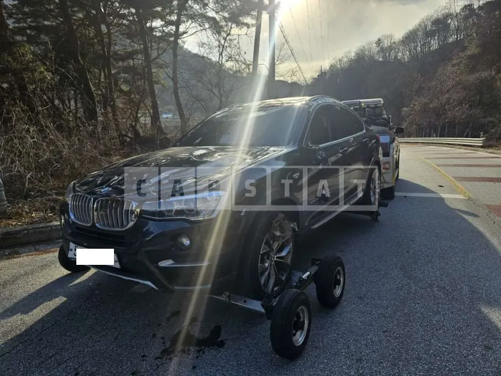Photo 2 of 5: 2017 BMW X4 xDrive 20d — Korean insurance auction