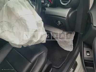 Photo 1 of 9: 2019 Mercedes-Benz E300, VIN WDDZF4JB3KA524484 — Korean insurance auction