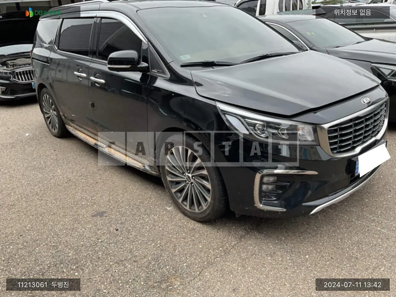 Photo 2 of 10: 2019 Kia Carnival, VIN KNAME81ABKS559466 — Korean insurance auction