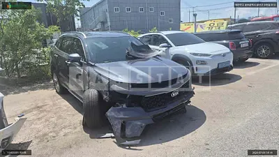 Photo 1 of 10: 2020 Kia Sorento, VIN KNARG81BGMA047994 — Korean insurance auction
