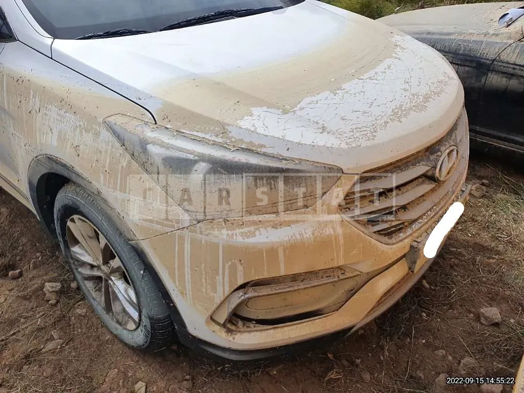 Photo 2 of 8: 2016 Hyundai Santa Fe, VIN KMHSW81UBGU582129 — Korean insurance auction