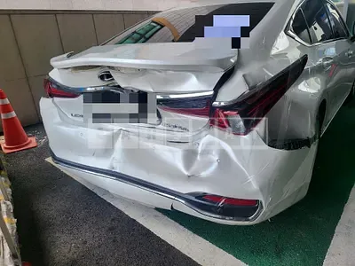 Photo 1 of 21: 2019 Lexus ES300h, VIN JTHB21B10K2039479 — Korean insurance auction