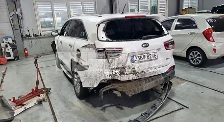 Photo 2 of 10: 2016 Kia Sorento, VIN KNAPK81ABGA232204 — Korean insurance auction