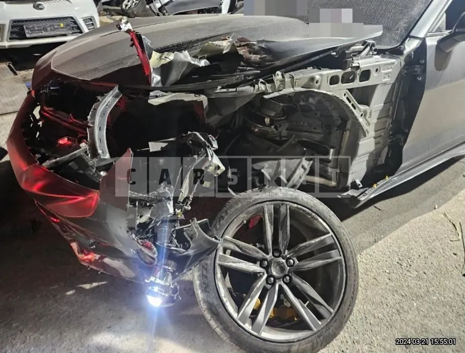 Photo 2 of 8: 2017 Chevrolet 6.2 Camaro, VIN 1G1F91R77H0167725 — Korean insurance auction