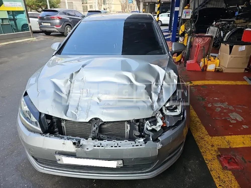Photo 2 of 35: 2016 Volkswagen Golf 1.4 TSI, VIN WVWZZZAUZGW282013 — Korean insurance auction