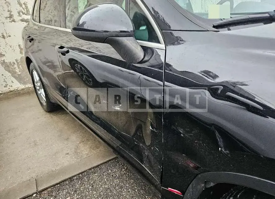 Photo 2 of 16: 2014 Porsche Cayenne — Korean insurance auction