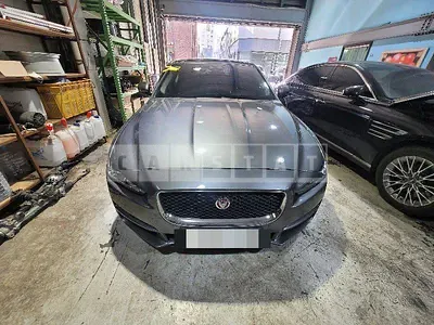 Photo 1 of 31: 2018 Jaguar XE 20d — Korean insurance auction