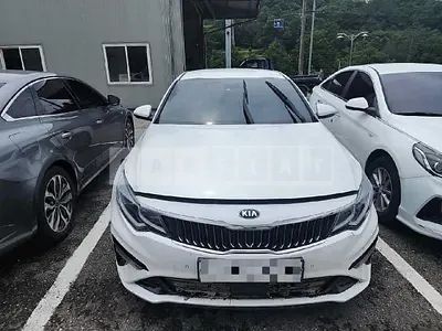 Photo 1 of 14: 2019 Kia K5 — Korean insurance auction