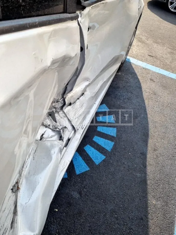 Photo 2 of 26: 2022 Toyota Prius, VIN JTDKAMFU7N3172152 — Korean insurance auction
