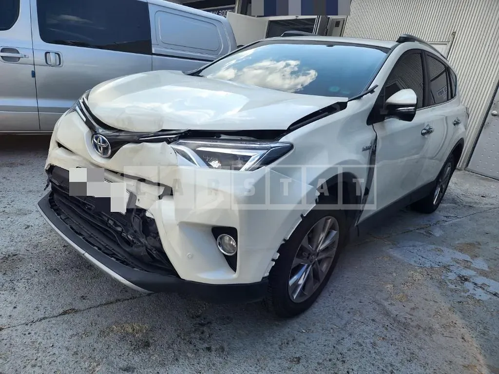 Photo 2 of 7: 2017 Toyota RAV4 Hybrid, VIN JTMDJREV9JD181620 — Korean insurance auction