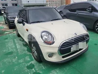 Photo 1 of 25: 2017 MINI Cooper, VIN WMWXP5108H2F93371 — Korean insurance auction