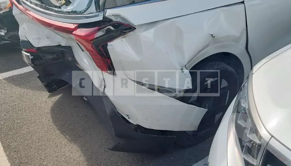 Photo 2 of 5: 2024 Kia Carnival Gasoline 3.5 — Korean insurance auction