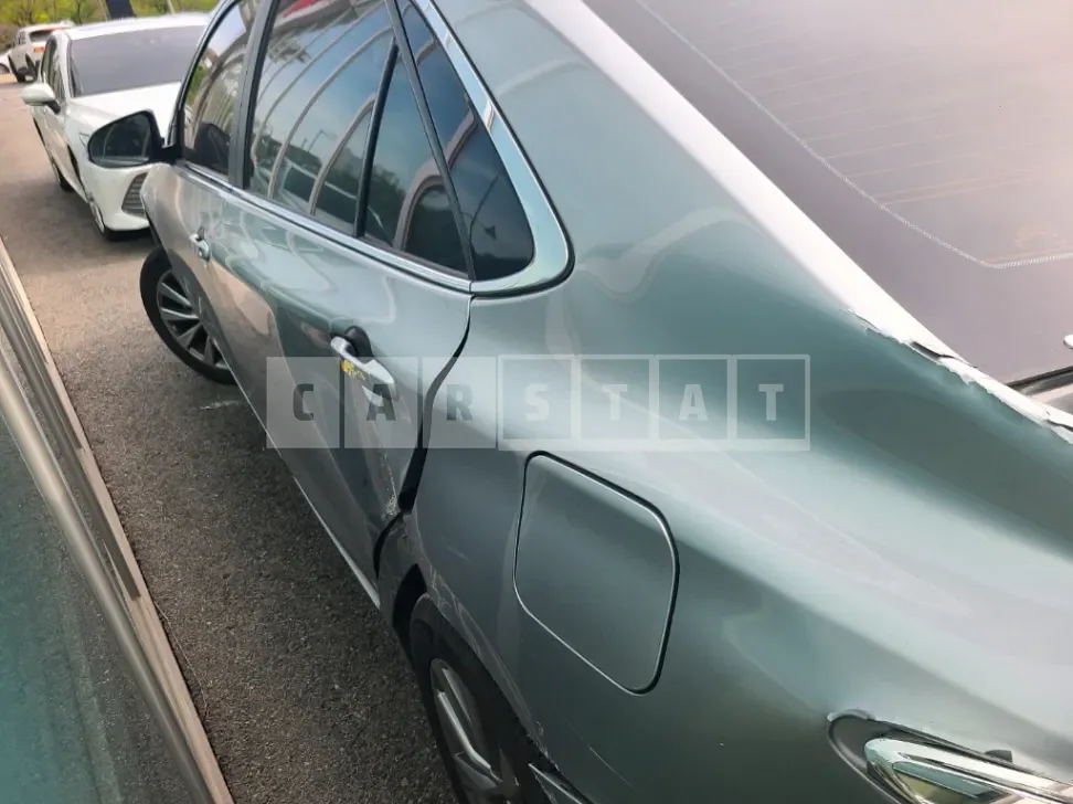 Photo 2 of 19: 2017 Toyota Camry — Korean insurance auction