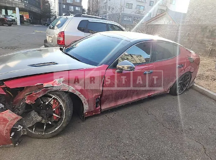 Photo 2 of 15: 2020 Kia Stinger, VIN KNAE351ADLS083860 — Korean insurance auction