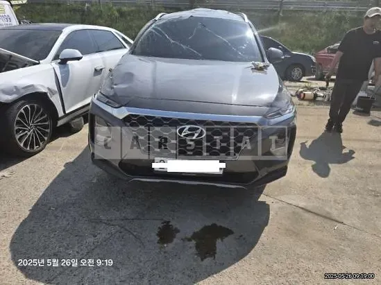 Photo 2 of 16: 2020 Hyundai Santa Fe — Korean insurance auction