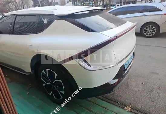 Photo 2 of 27: 2022 Kia EV6 — Korean insurance auction
