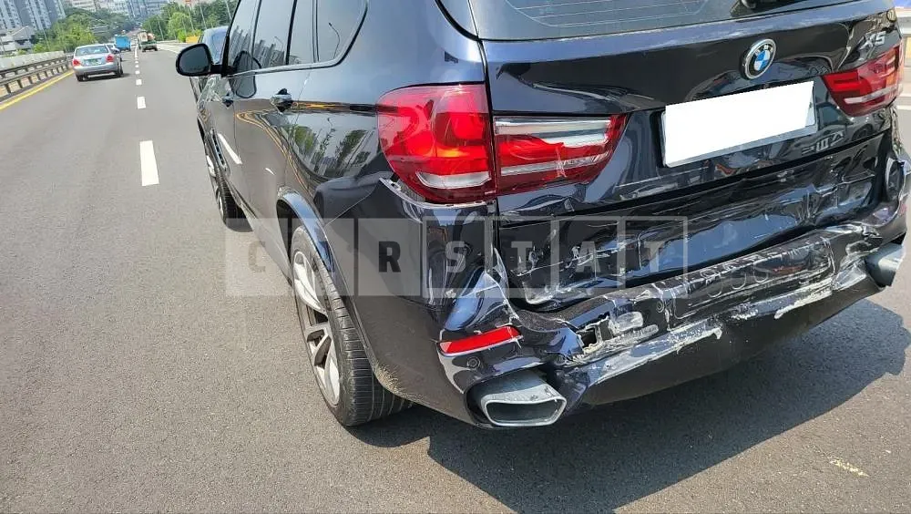 Photo 2 of 6: 2017 BMW X5 xDrive40d, VIN WBAKS6105H0N67916 — Korean insurance auction