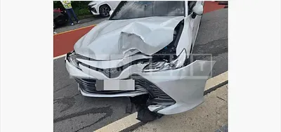 Photo 1 of 44: 2018 Toyota Camry Hybrid — Korean insurance auction