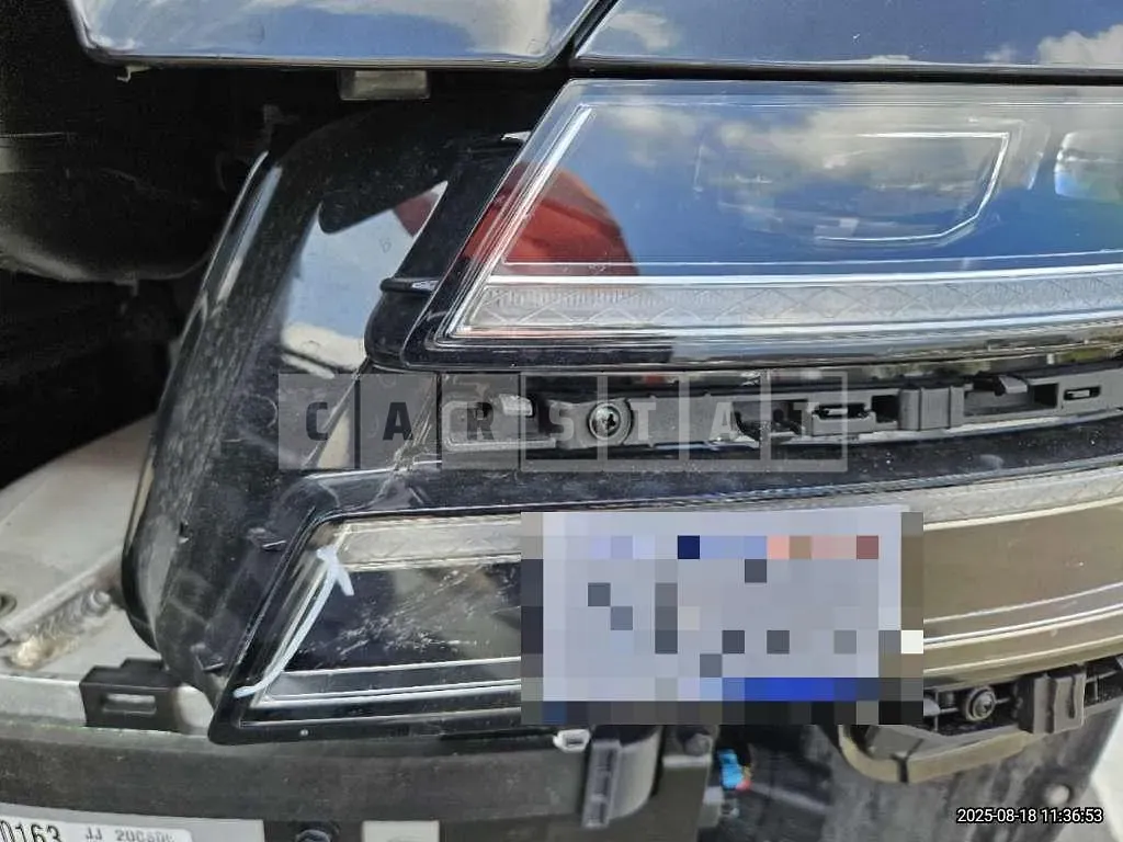 Photo 2 of 2: 2023 Genesis (parts) G80 Headlamp — Korean insurance auction