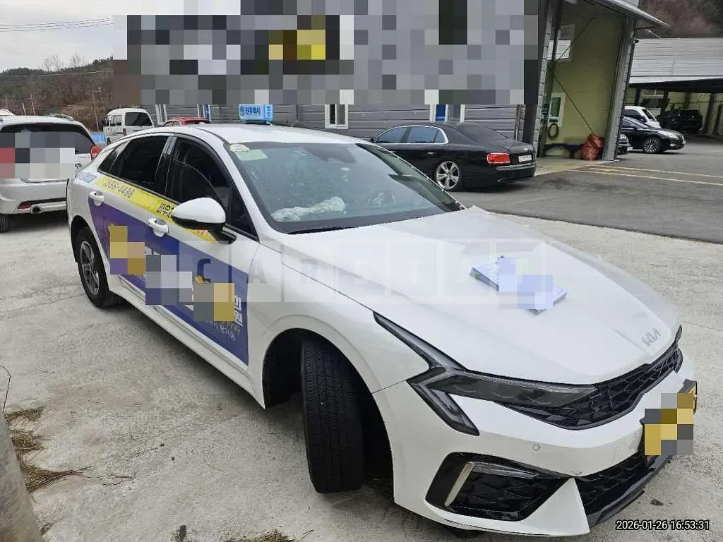 Photo 2 of 12: 2024 Kia K5 LPI — Korean insurance auction