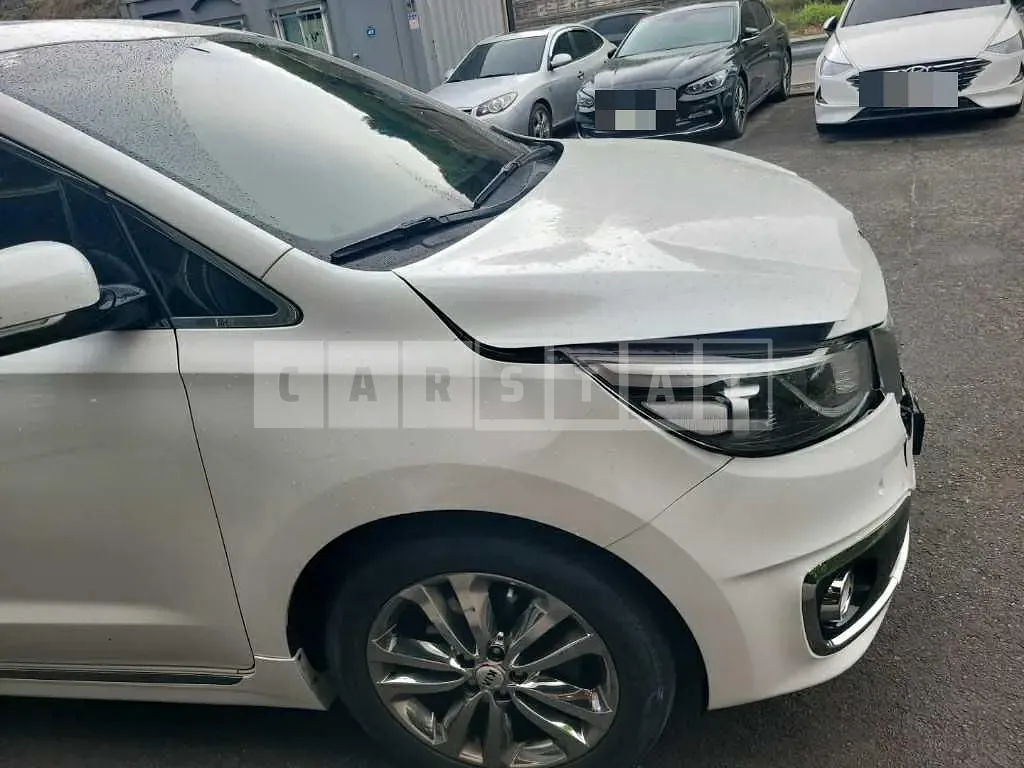 Photo 2 of 16: 2016 Kia Carnivals — Korean insurance auction