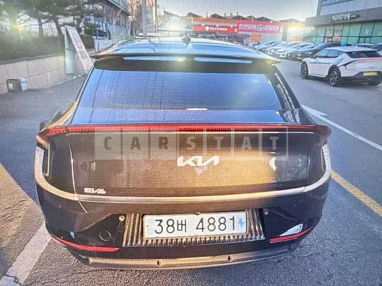 Photo 2 of 19: 2022 Kia EV6, VIN KNAC381BFNA088560 — Korean insurance auction