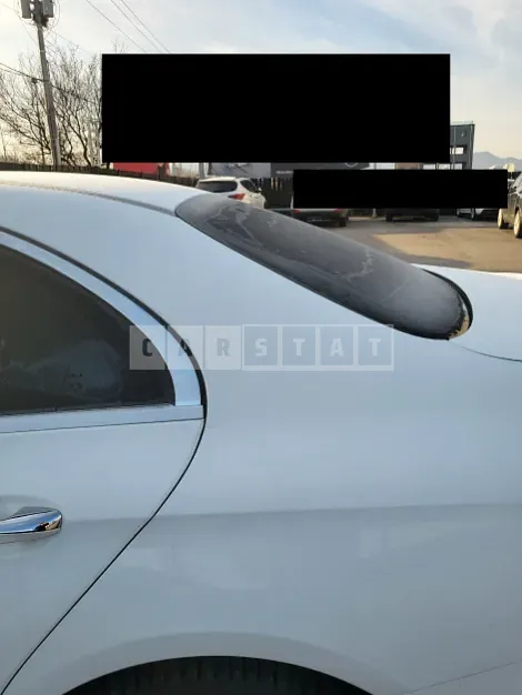 Photo 2 of 18: 2020 Mercedes-Benz E220d 4Matic, VIN W1KZF0FB4LA769071 — Korean insurance auction