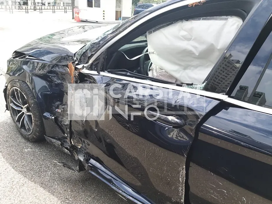 Photo 2 of 11: 2021 BMW 520i, VIN WBA11BH03MWX23763 — Korean insurance auction