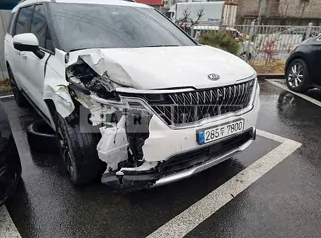 Photo 2 of 25: 2021 Kia Carnival, VIN KNANE81BBMS024429 — Korean insurance auction