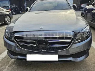 Photo 1 of 22: 2017 Mercedes-Benz E 300, VIN WDDZF4JB0HA058621 — Korean insurance auction