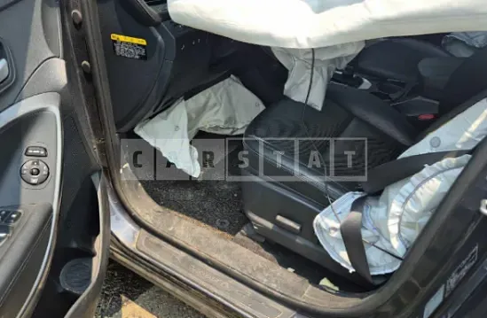 Photo 2 of 17: 2018 Hyundai Santa Fe — Korean insurance auction