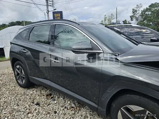 Photo 2 of 38: 2024 Hyundai Tucson — Korean insurance auction