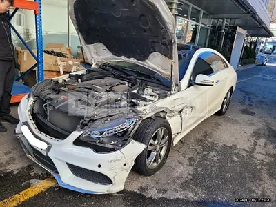Photo 1 of 23: 2015 Mercedes-Benz E200 Coupe, VIN WDDKJ3EB4FF310049 — Korean insurance auction