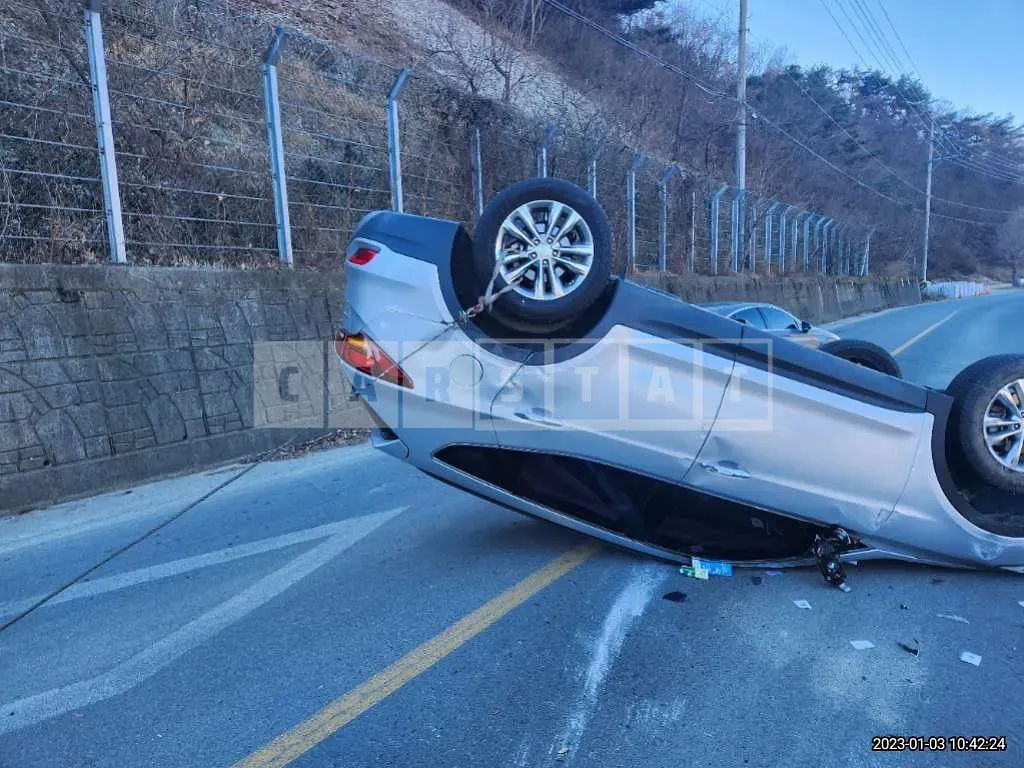 Photo 2 of 9: 2016 Hyundai Santa Fe, VIN KMHSW81UBGU634798 — Korean insurance auction