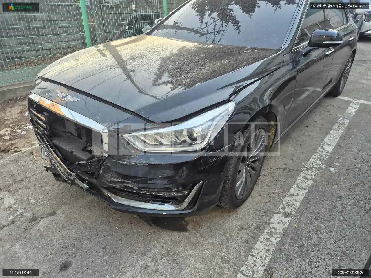 Photo 2 of 26: 2016 Hyundai Genesis EQ900, VIN KMHG141DDGU019623 — Korean insurance auction