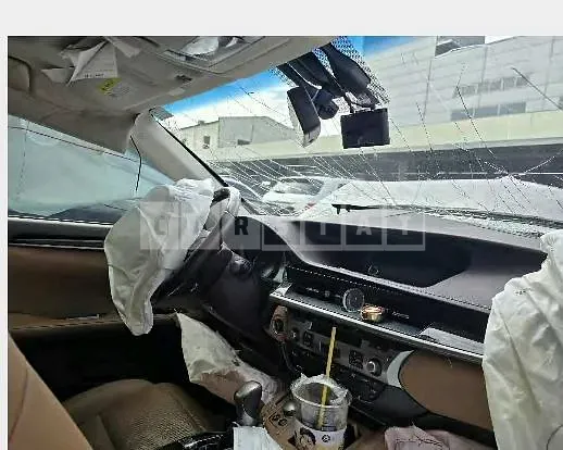 Photo 2 of 17: 2016 Lexus ES300h — Korean insurance auction