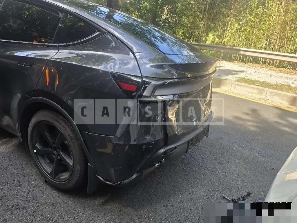 Photo 2 of 6: 2025 Tesla Model Y RWD — Korean insurance auction