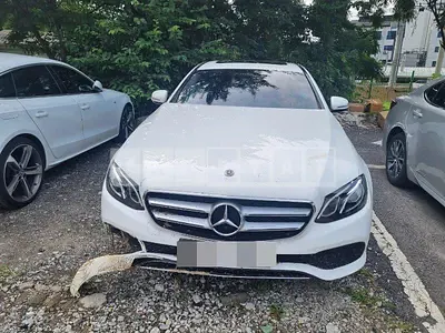 Photo 1 of 15: 2019 Mercedes-Benz E300, VIN WDDZF4JB7KA600742 — Korean insurance auction